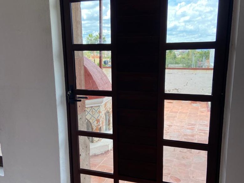 Great location for office or art studio NOT AVAILABLE — 2 photos