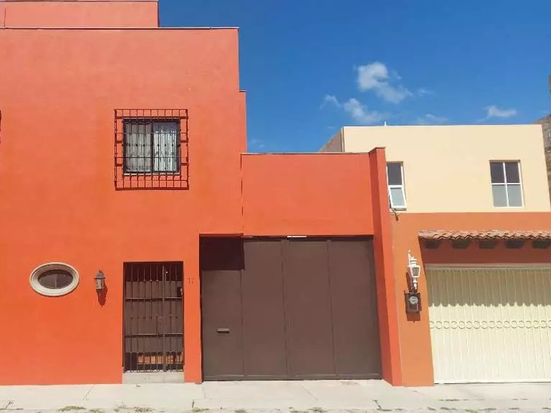 Casa Paseo de la Amistad 17 — 48 photos