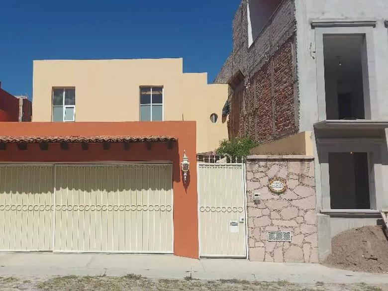 Casa Paseo de la Amistad 15 — 51 photos