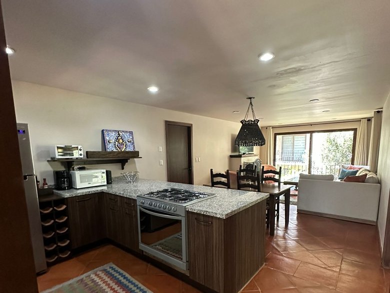 1 Bedroom condo in Puente Viejo , fully furnished walking distance to Centro , great amenities — 5 photos