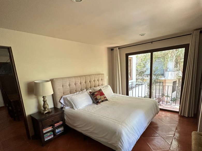 1 Bedroom condo in Puente Viejo , fully furnished walking distance to Centro , great amenities — 3 photos