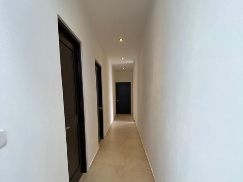 Beautiful house at Los Senderos — 8 photos