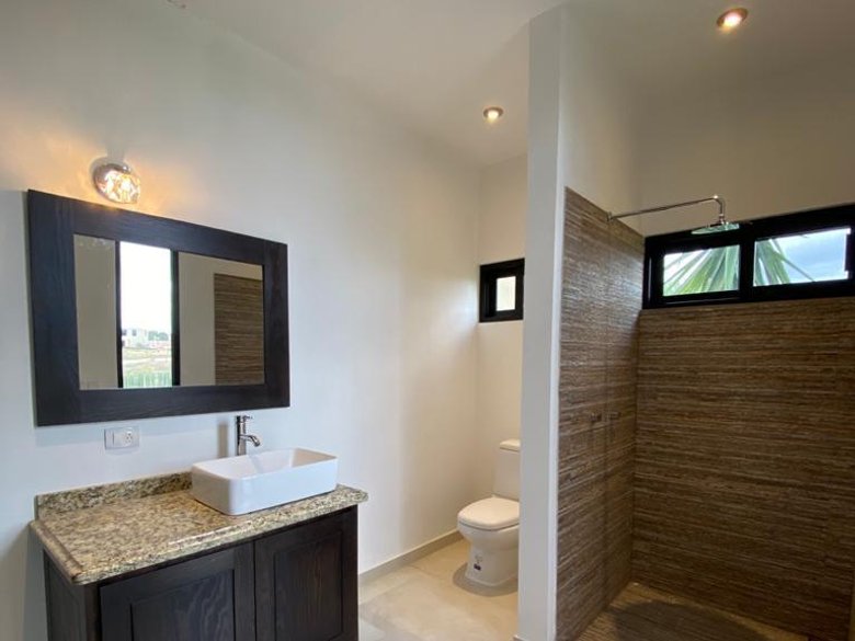 Beautiful house at Los Senderos — 4 photos