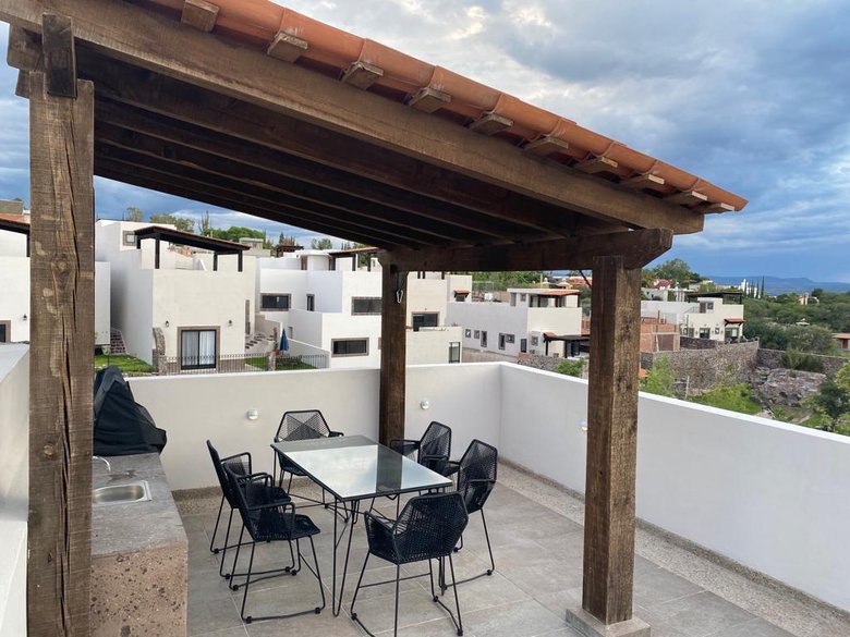 Magos House — 10 photos