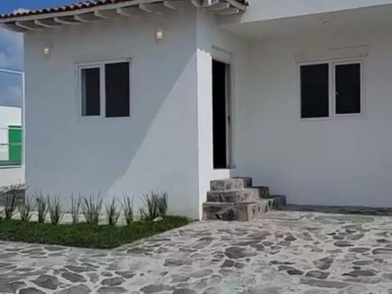Casas Preventa Saltito de Guadalupe — 14 photos