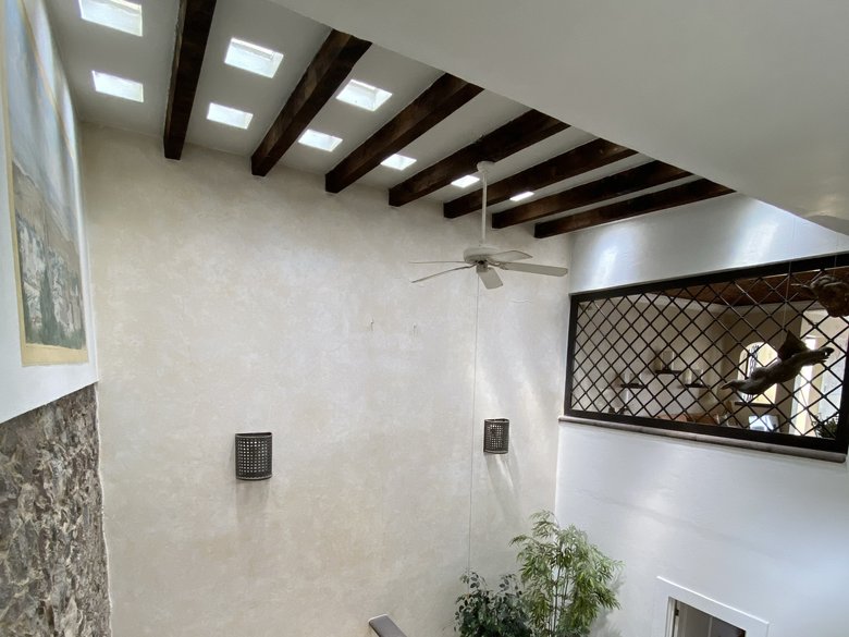 Charming Colonial Home with Spectacular Views  in Los Balcones — 4 photos