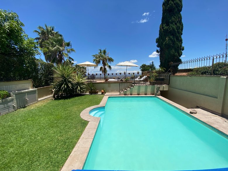 Charming Colonial Home with Spectacular Views  in Los Balcones — 1 photos