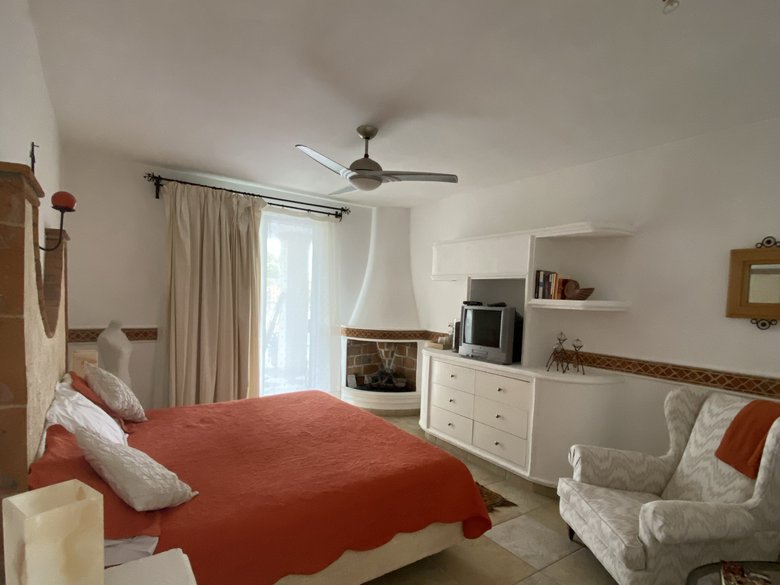 Charming Colonial Home with Spectacular Views  in Los Balcones — 14 photos