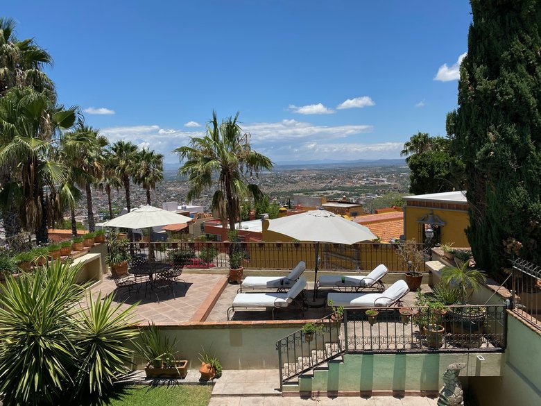Charming Colonial Home with Spectacular Views  in Los Balcones — 25 photos