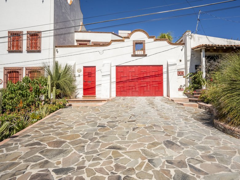 The red door house for rent in las colonias (available Long Term July 2027) — 30 photos