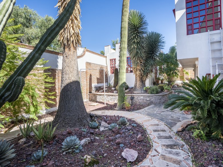The red door house for rent in las colonias (available Long Term July 2027) — 29 photos