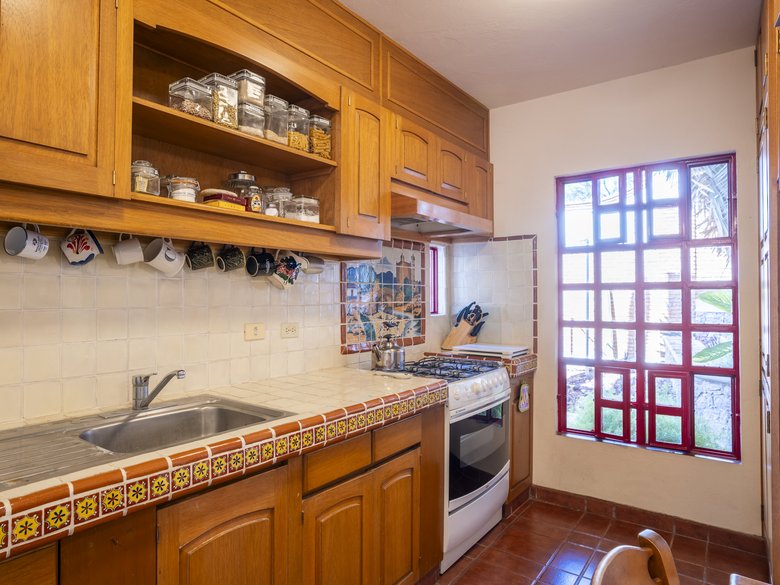 The red door house for rent in las colonias (available Long Term July 2027) — 11 photos
