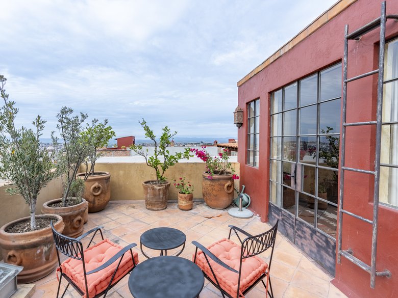 Nueva Casa Azteca - Beautiful 2 BR $1,900 USD — 18 photos