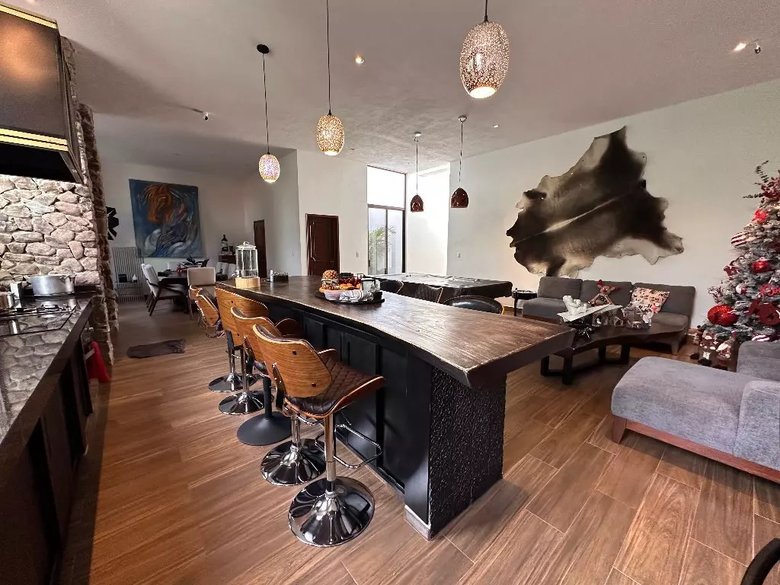 CASA LUZ — 22 photos
