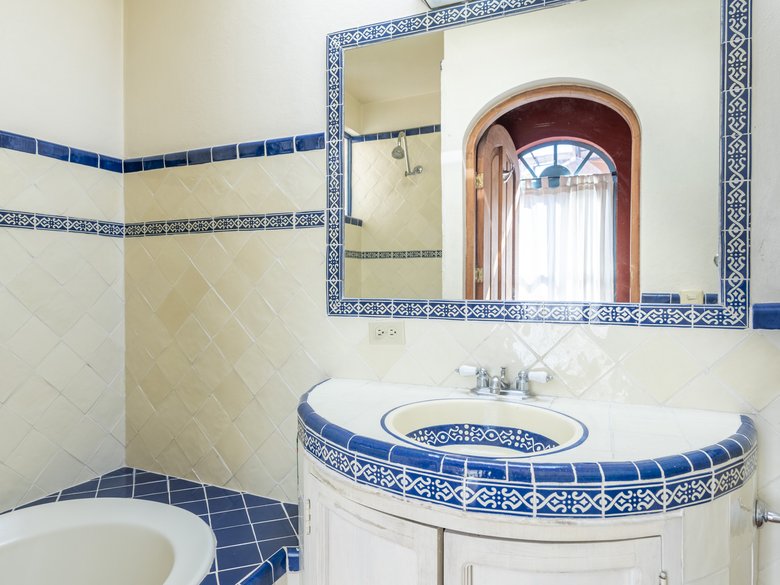 Two houses, one property, excellent location — 24 photos