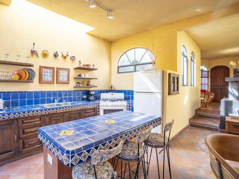 Two houses, one property, excellent location — 13 photos