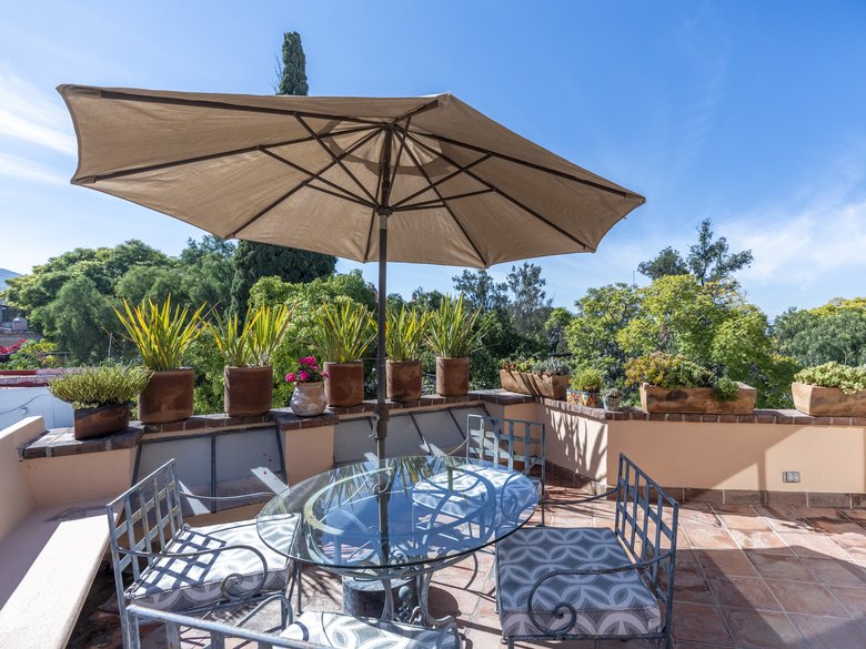 Two houses, one property, excellent location — 60 photos