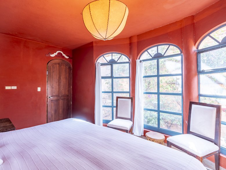 Two houses, one property, excellent location — 22 photos