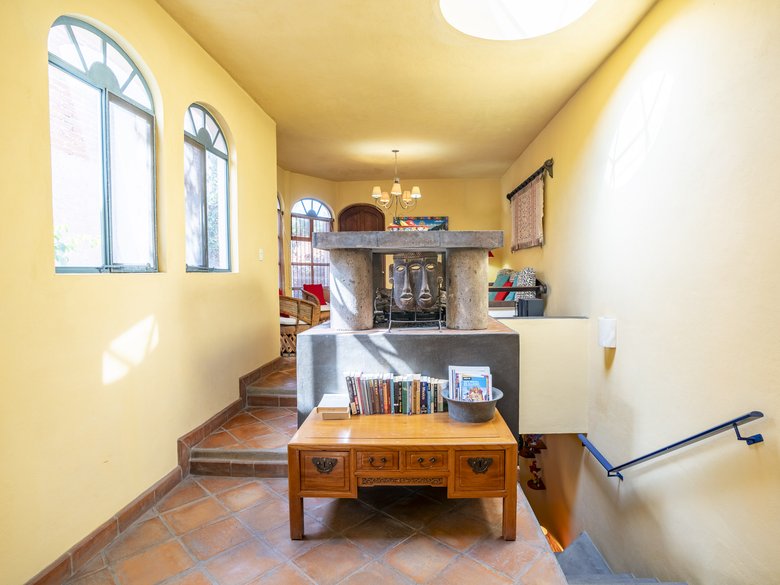 Two houses, one property, excellent location — 16 photos