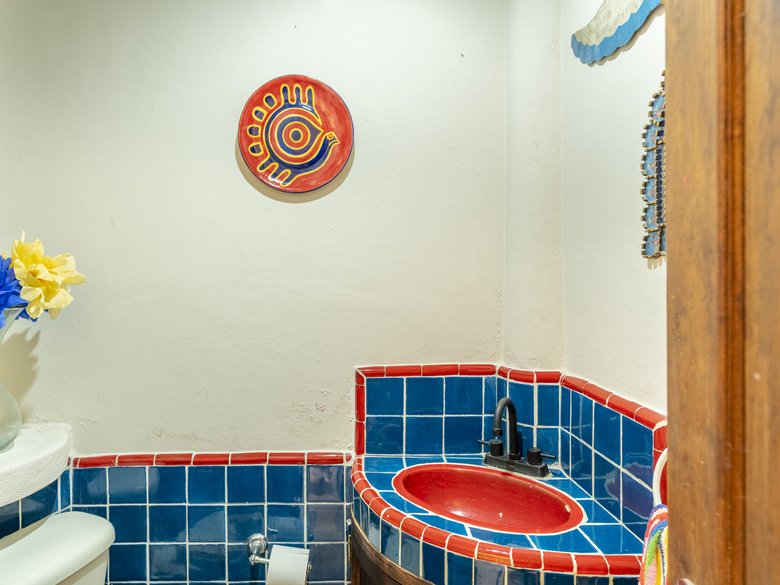 Two houses, one property, excellent location — 40 photos