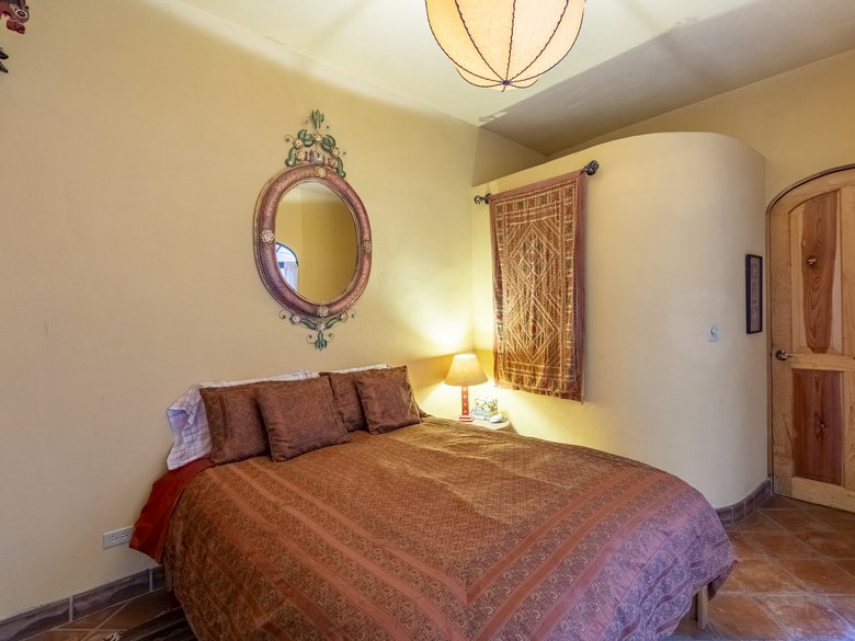 Two houses, one property, excellent location — 7 photos