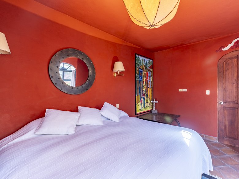 Two houses, one property, excellent location — 23 photos