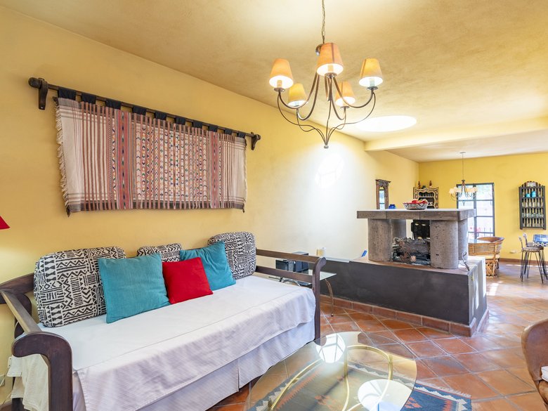 Two houses, one property, excellent location — 18 photos
