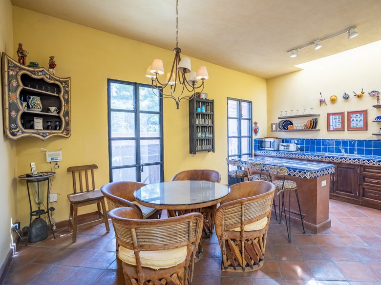 Two houses, one property, excellent location — 3 photos