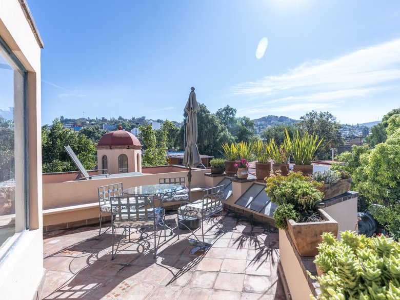 Two houses, one property, excellent location — 56 photos