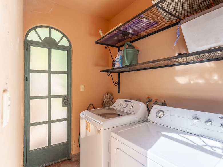 Two houses, one property, excellent location — 26 photos