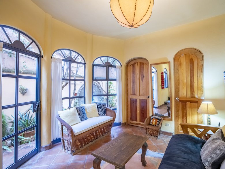 Two houses, one property, excellent location — 6 photos