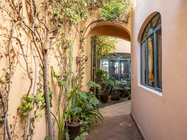 Two houses, one property, excellent location — 33 photos