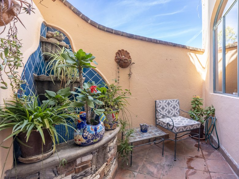 Two houses, one property, excellent location — 48 photos