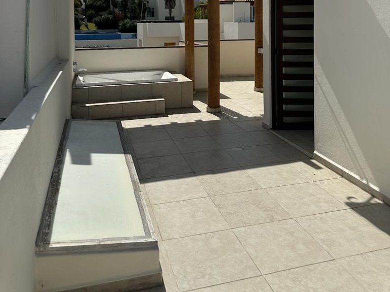 L&M House — 18 photos