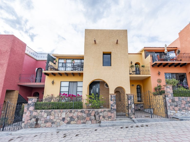Casa Loly Available Dic 2026 - April, 2027 — 2 photos