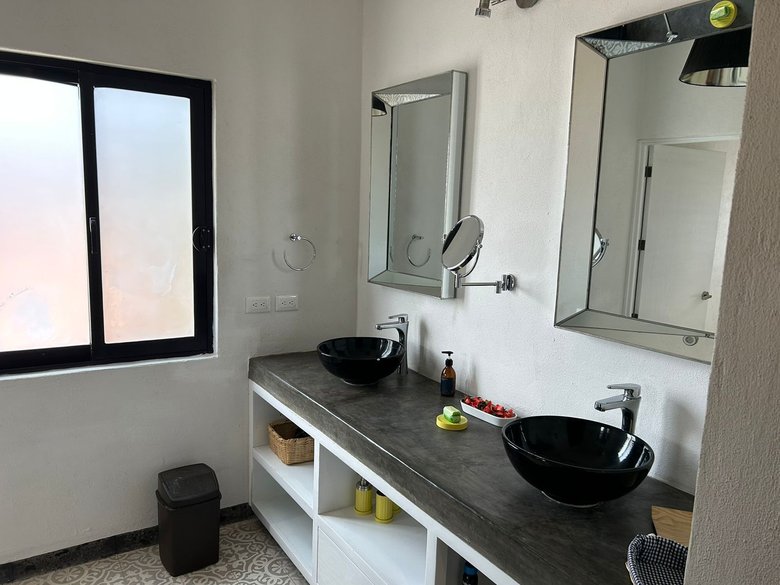 Los Labradores OFF MARKET — 13 photos