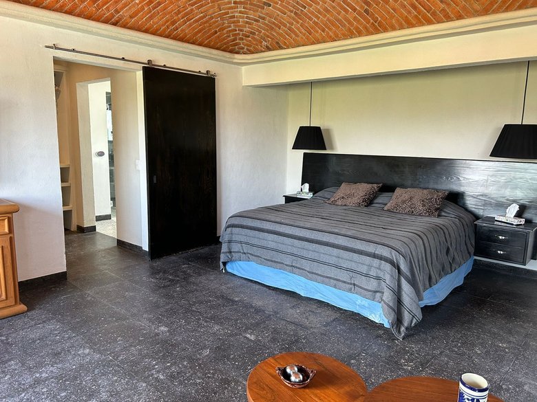 Los Labradores OFF MARKET — 9 photos