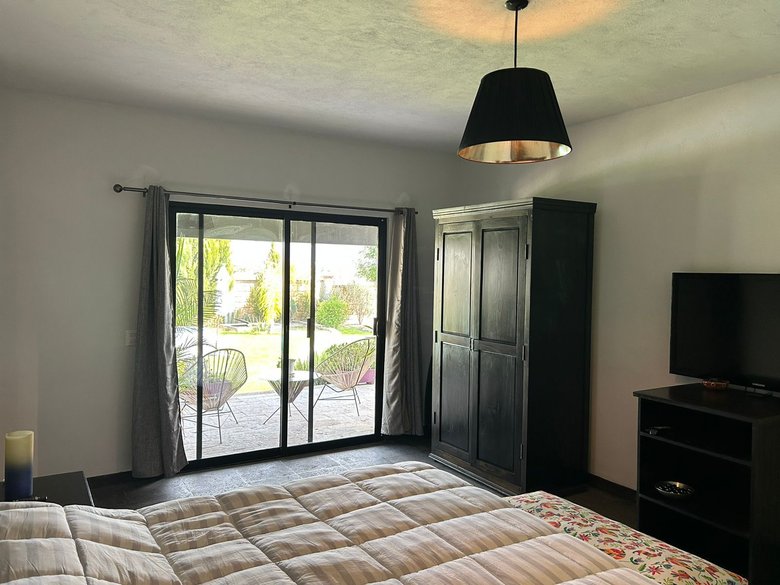 Los Labradores OFF MARKET — 8 photos