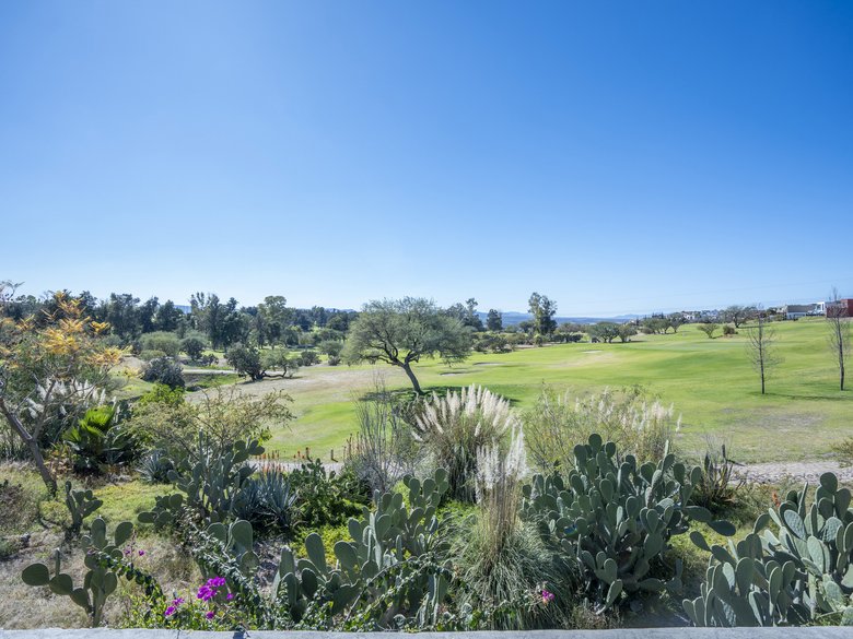 LORELEI HOUSE WITH VIEWS TO THE FAIRWAYS IN GOLF MALANQUIN — 19 photos