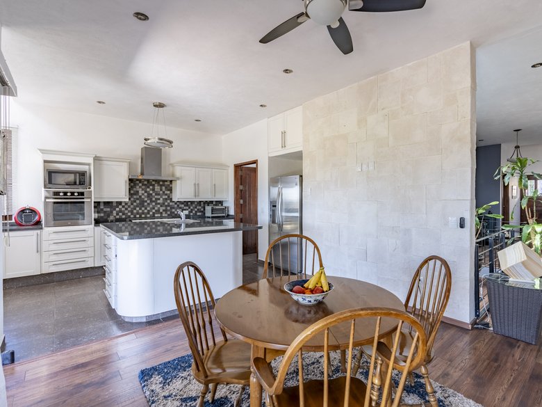 LORELEI HOUSE WITH VIEWS TO THE FAIRWAYS IN GOLF MALANQUIN — 11 photos