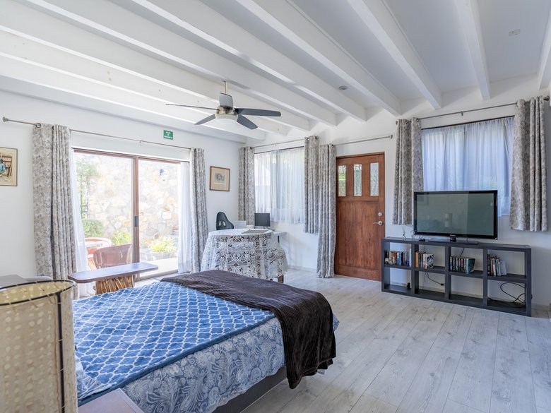 LORELEI HOUSE WITH VIEWS TO THE FAIRWAYS IN GOLF MALANQUIN — 43 photos