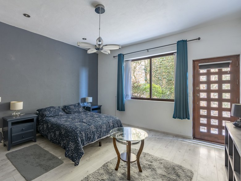 LORELEI HOUSE WITH VIEWS TO THE FAIRWAYS IN GOLF MALANQUIN — 33 photos