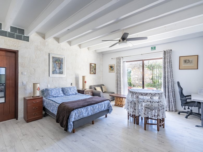 LORELEI HOUSE WITH VIEWS TO THE FAIRWAYS IN GOLF MALANQUIN — 44 photos