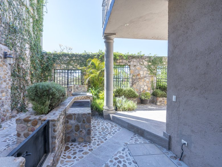 LORELEI HOUSE WITH VIEWS TO THE FAIRWAYS IN GOLF MALANQUIN — 52 photos
