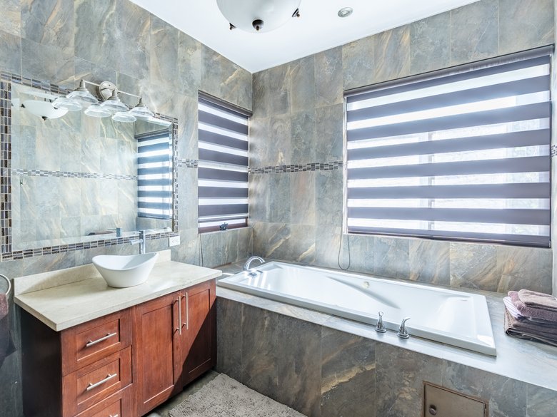 LORELEI HOUSE WITH VIEWS TO THE FAIRWAYS IN GOLF MALANQUIN — 26 photos