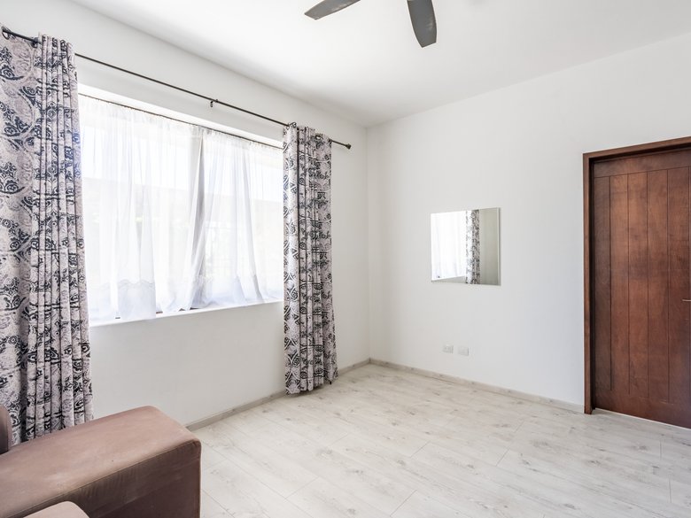 LORELEI HOUSE WITH VIEWS TO THE FAIRWAYS IN GOLF MALANQUIN — 40 photos