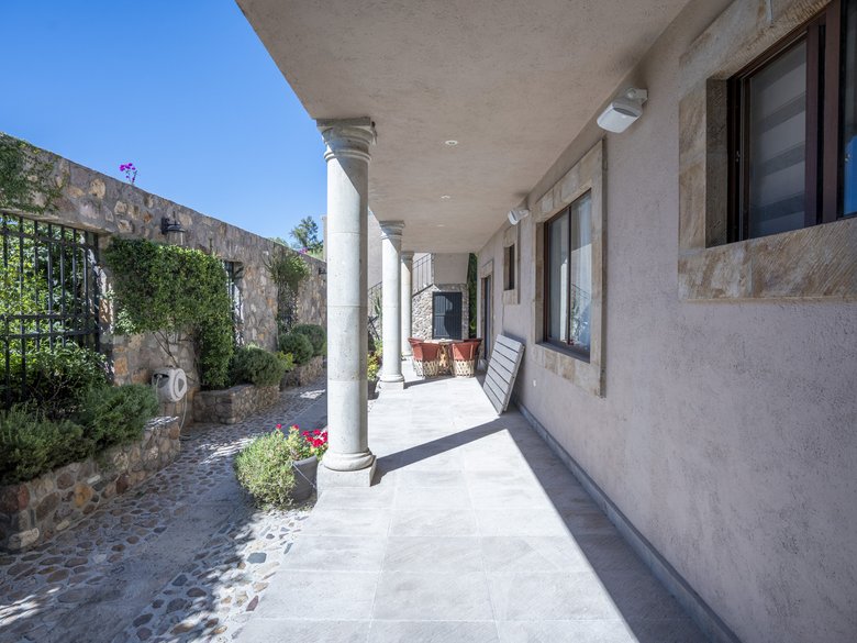 LORELEI HOUSE WITH VIEWS TO THE FAIRWAYS IN GOLF MALANQUIN — 50 photos