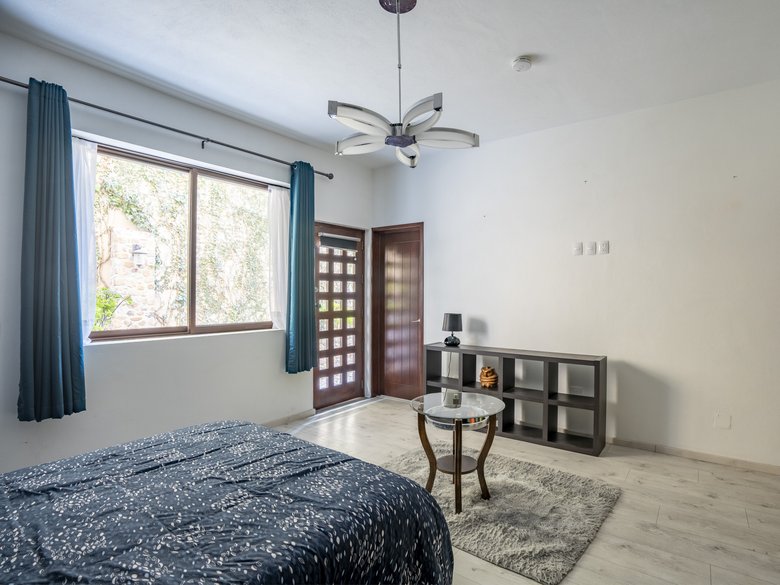 LORELEI HOUSE WITH VIEWS TO THE FAIRWAYS IN GOLF MALANQUIN — 34 photos
