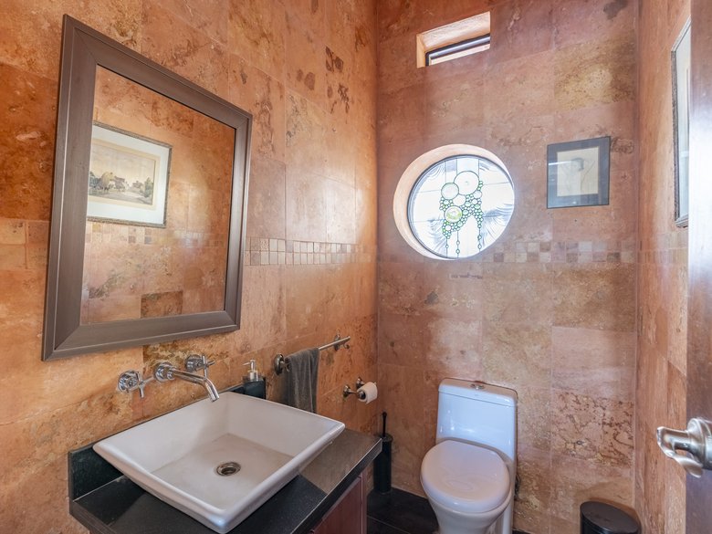 LORELEI HOUSE WITH VIEWS TO THE FAIRWAYS IN GOLF MALANQUIN — 30 photos