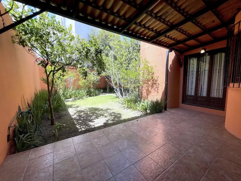Tesoro House — 34 photos